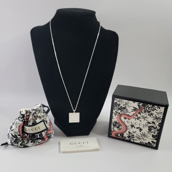 GUCCI Silver 925 Logo Plate Pendant Necklace - Picture 3 of 9